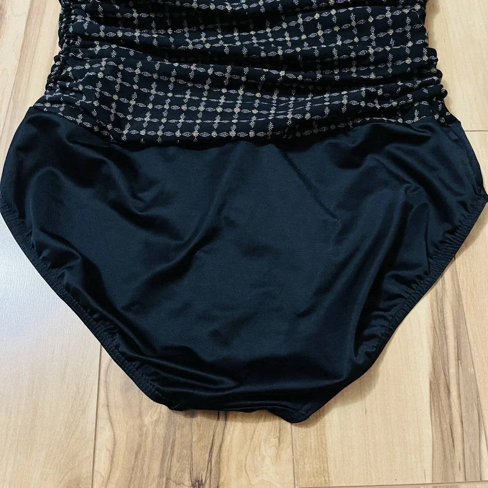 Lands End One Piece Tugless Swimsuit Tummy Control Ruching Sz 10 Black Geometric